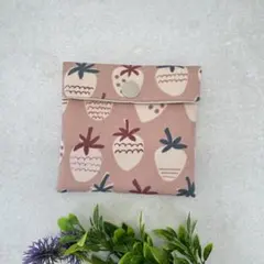 ミニサニタリーポーチ　ミルキーイチゴ　ピンク　ハンドメイド フラットポーチ