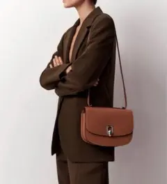 Savette レザーショルダーバッグ キャメル