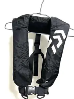 Daiwa DF-2608 膨張式ライフジャケット 水感知機能付　中古品 Amazon | ダイワ(DAIWA) DF-2608 インフレータブルライフ