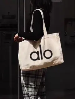 alo トートバッグ ベージュ ロゴ入り