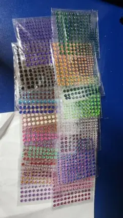 ラインストーン　カラフル　さまざまな大きさ 23種類 デコうちわ　デコストーン