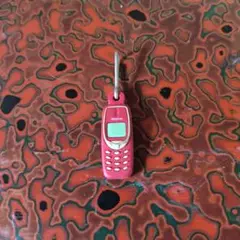 レトロ　Nokia ストラップ型ピンクシリコン