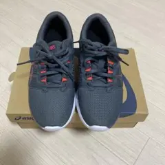 美品　asics カジュアルシューズ GEL-MOYA 軽量 グレー 24.5