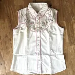【値下げしました】Scully 刺繍&ラインストーン入りノースリーブシャツ M