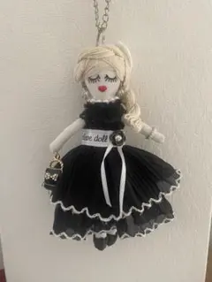 ルルベちゃん フリル付き黒ドレスのドール