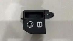 槌屋ヤック　ハリアー60系用コンソール電源BOX