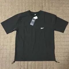 Reebok ブラック Tシャツ ドローストリング付き