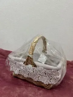 【新品未開封】籐製花模様刺繍付きバスケット