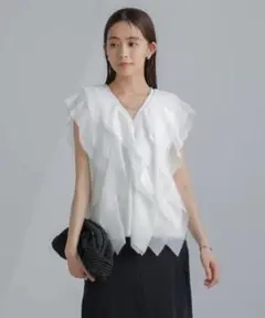 新品　ナノユニバース　Vネックチュール×カットトップス