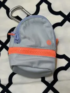 lululemon・カラビナ付ミニバッグポーチ
