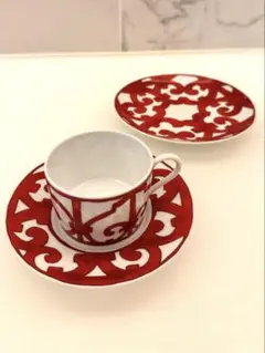 美品！HERMES エルメス 赤と白のカップとソーサー&ケーキ皿セット