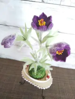 つまみ細工　オキナグサ　翁草　フラワーアレンジメント　ハンドメイド