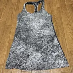 ルルレモン タンクトップ