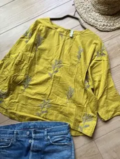 クラウドナイン　刺繍　からし色 イエロー　ブラウス　ナチュラル