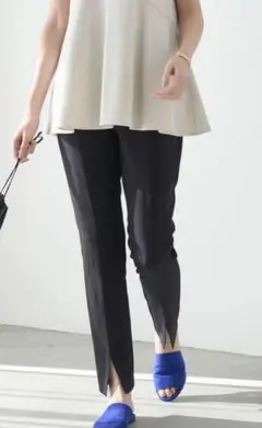 未使用　アンフィーロ　UNFILO　フロントスリットパンツ　ブラック　黒　XXL