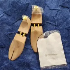 R&K'sCOMPANYバネ式シューキーパー木製24.5~25.5cmクロス付き