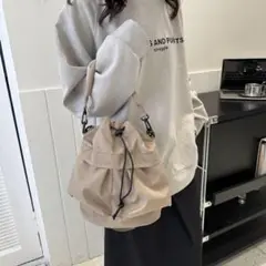 【大人気】チャコール 巾着 ショルダーバッグ　韓国スタイル 2way　軽量