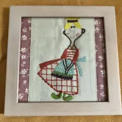 刺繍の女性イラストのインテリアアート