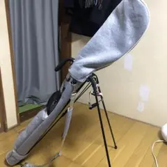 フィドラの、クラブケーススタンド型です。小型なので持ち運びにとても便利です。
