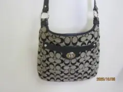 COACHコーチ　ペネロピ・シグネチャー　ショルダーバッグ