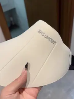 ZYS UCUT アイボリー バイザー
