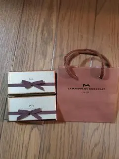ヴァンクリーフ ラ・メゾン・デュ・ショコラ チョコレート非売品2個セット