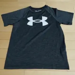 アンダーアーマーキッズ　Tシャツ