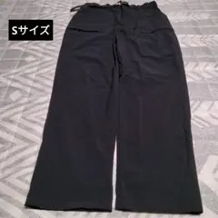 ユニクロ メンズ パンツ　ブラック