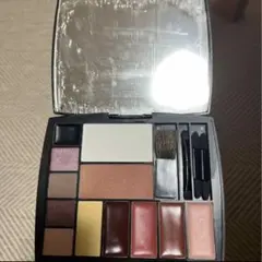 emoda アイシャドウパレット