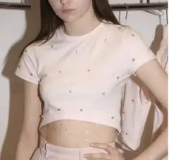 ビジュー付きピンククロップドTシャツ