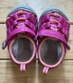 KEEN ピンク ベビーサンダル