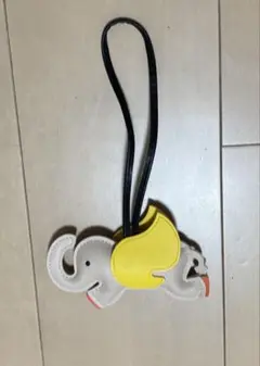 フェイクレザーバッグチャーム ストラップ 象 ベージュ×イエロー