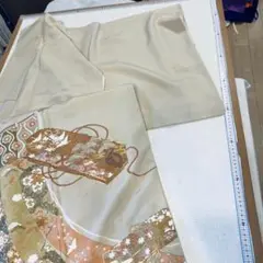 061439　シルク製 花柄 文箱　色留袖　五三の桐　七つ紋　比翼