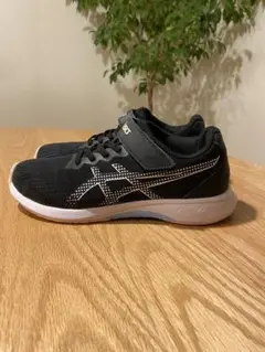 【期間限定お値下げ】美品 asics キッズスニーカー　22cm