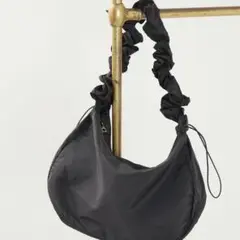 ギャザー　ショルダーバッグ　ブラック