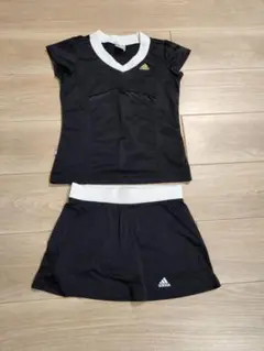 adidas テニスウェア 黒 Vネック