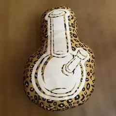 cocoloブランドヒョウ柄 ボング型クッション