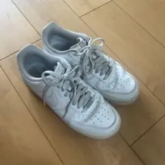 Nike Air Force 1 ホワイト スニーカー
