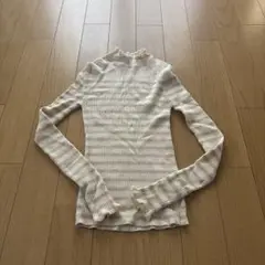 マカフィー　アイボリー フリルネック ニット
