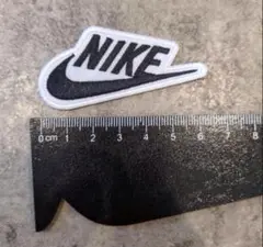 NIKE　ワッペン　アイロン　白黒大