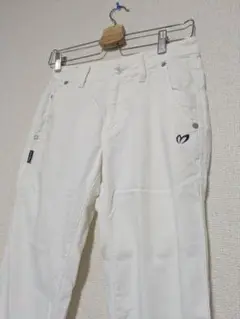 マスターバニー　レディースゴルフパンツ ホワイト　パーリーゲイツ