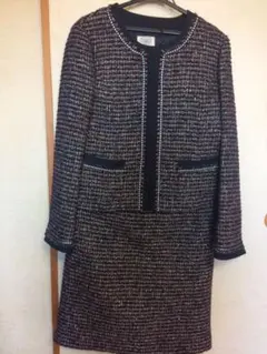 Aylesburry ノーカラーツイードスーツ 9号