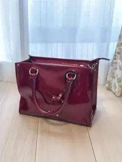 マドモアゼルノンノン　エナメル　ハンドバッグ　赤