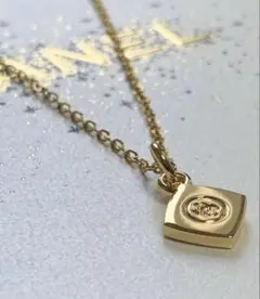 CCノベルティチャーム　ロゴネックレス ゴールド