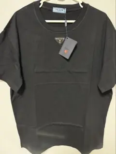 PRADAブラックtシャツ