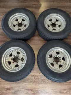 ランクル100 スタッドレスタイヤ スタッドレス】トヨタ ランドクルーザー 100 純正 16in 8J +60