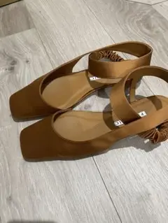サテンフラットシューズ