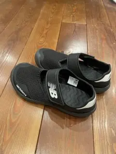 New Balance メッシュサンダル ブラック19.5cm