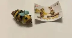 木彫りのみつばちくまさん　トイズキャビン　ガチャ　おさんぽ　akane