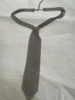 美品✳️ネクタイ型ネックレス